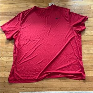 Nike Men's Red T-Shirt